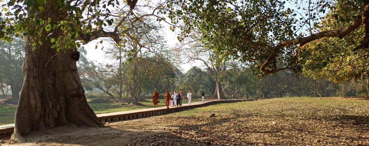 The Lumbini Village Lodge Dış mekan fotoğraf